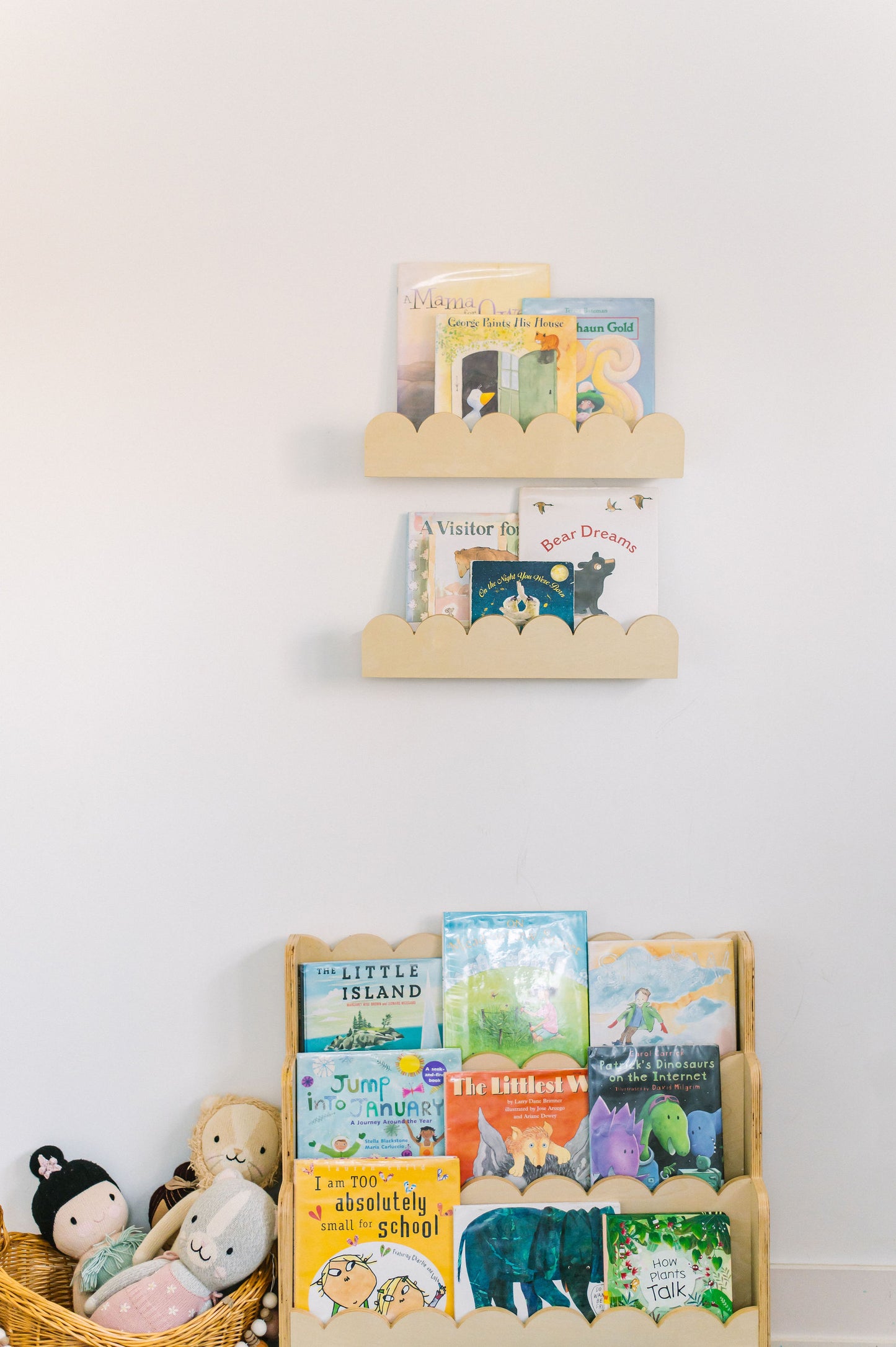 Floating Nursery Book Shelves with Scalloped Edges - Set of 2